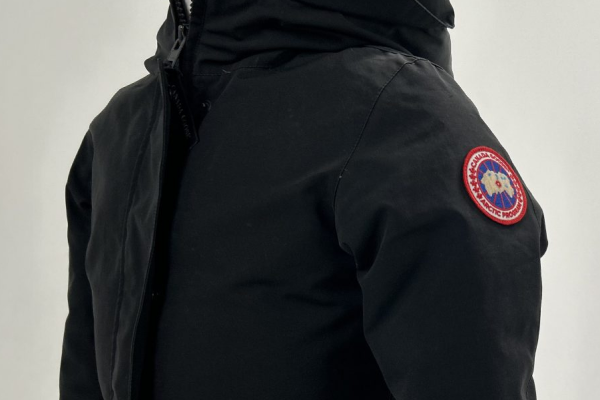 カナダグースは家庭洗濯NG？クリーニング店の選び方と料金相場