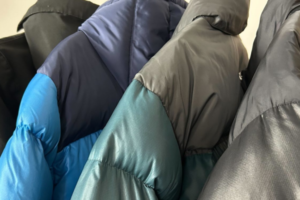 ユニクロダウンは自分で洗える？クリーニングに出すかどうかの判断のヒント