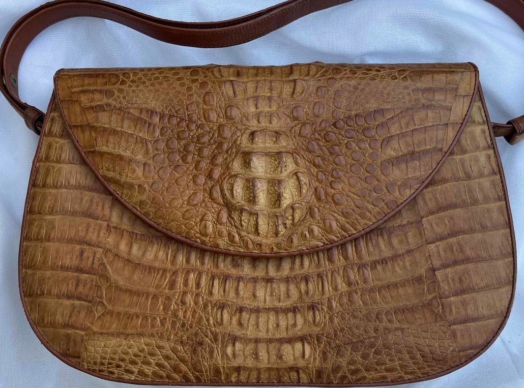 お預かりした大切な形見のクロコダイルバッグ
