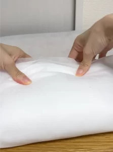 芯材を不織布で包む工程